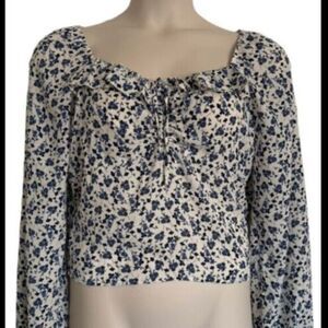 NWOt LUSH Women’s White Blue Ditsy Floral Long Sleeve Crop Top Smock Back- Large